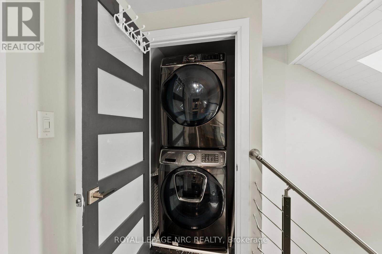 #15 178 SCOTT STREET - 26