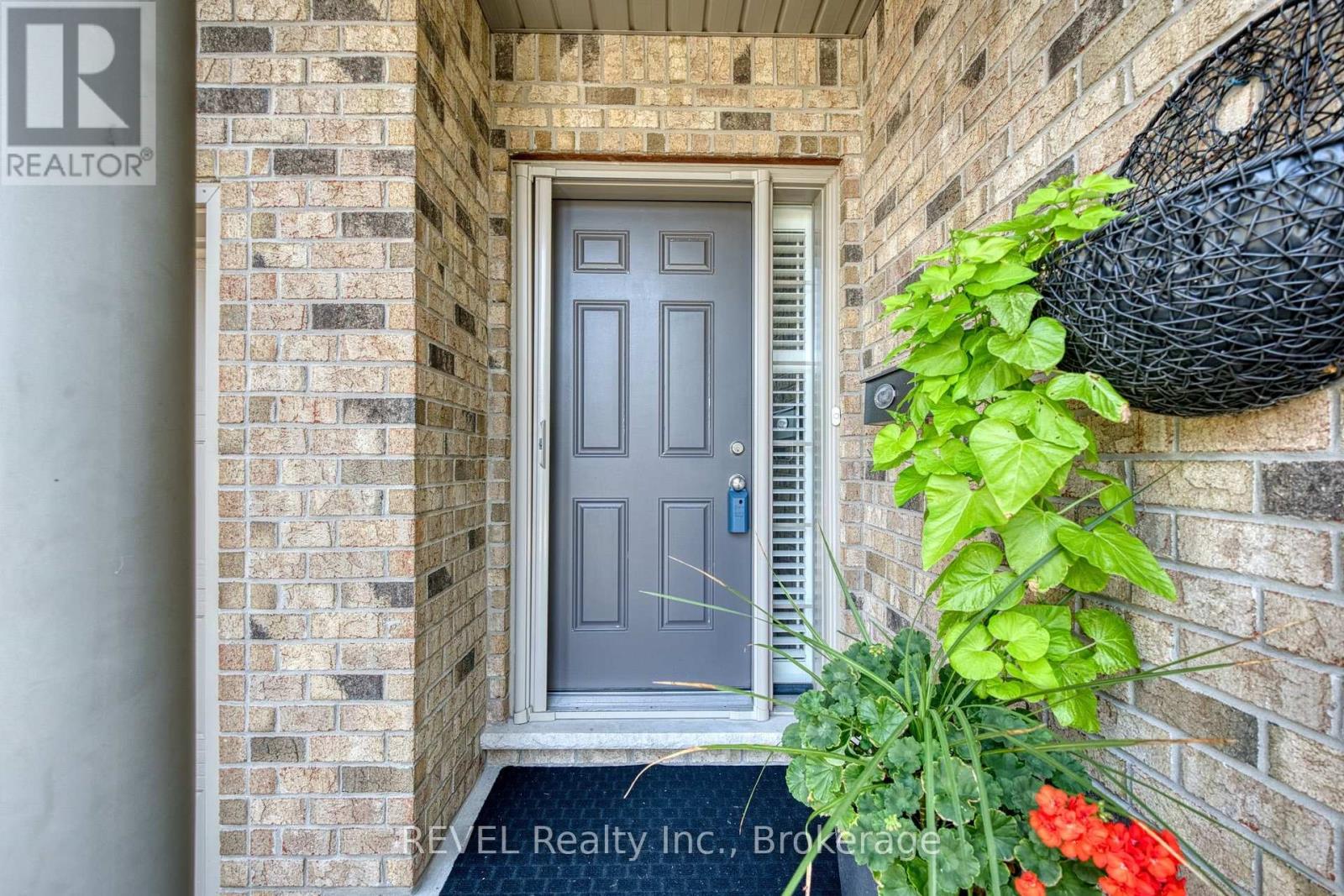 #3 4399 MONTROSE ROAD - 2