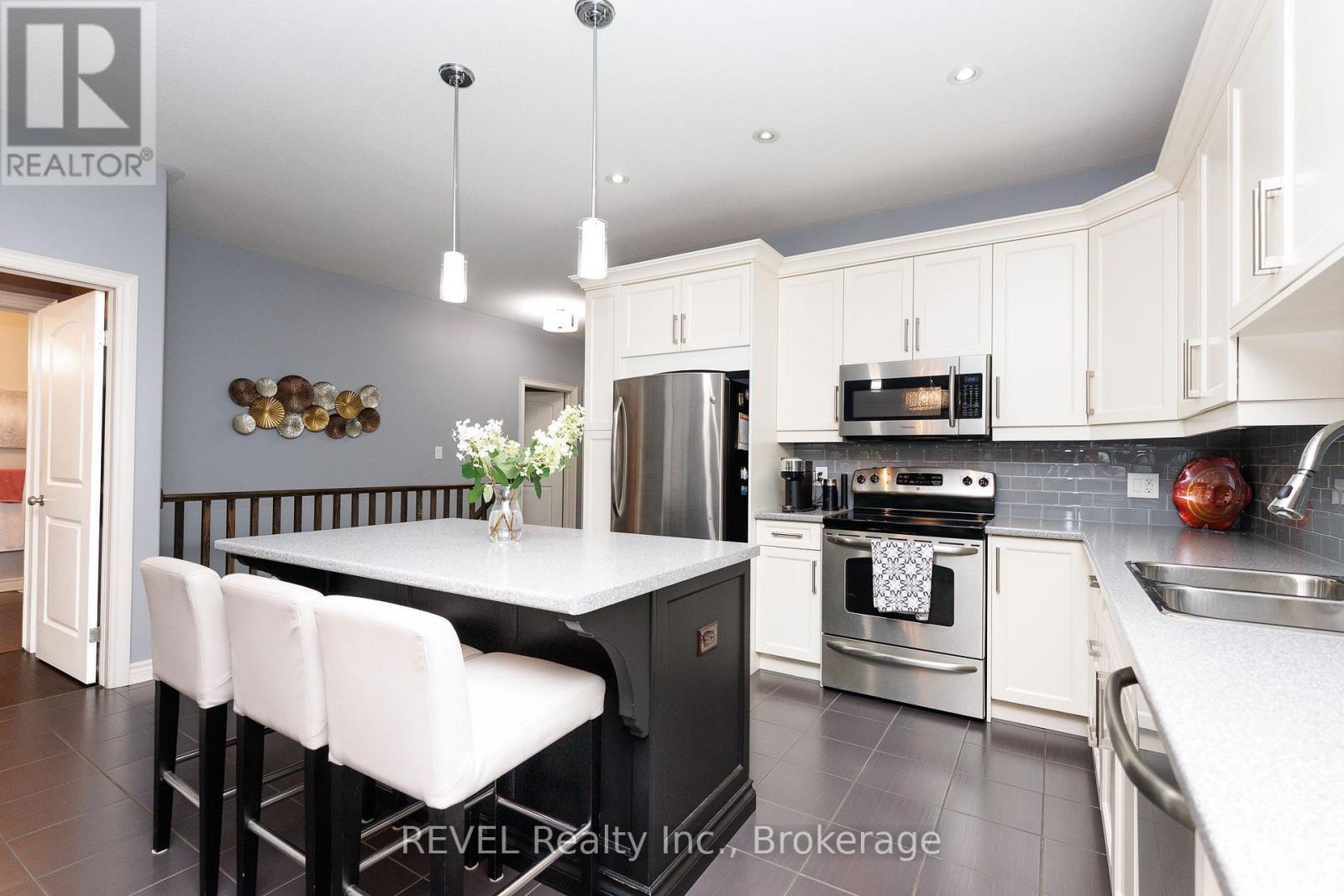 #3 4399 MONTROSE ROAD - Image 8