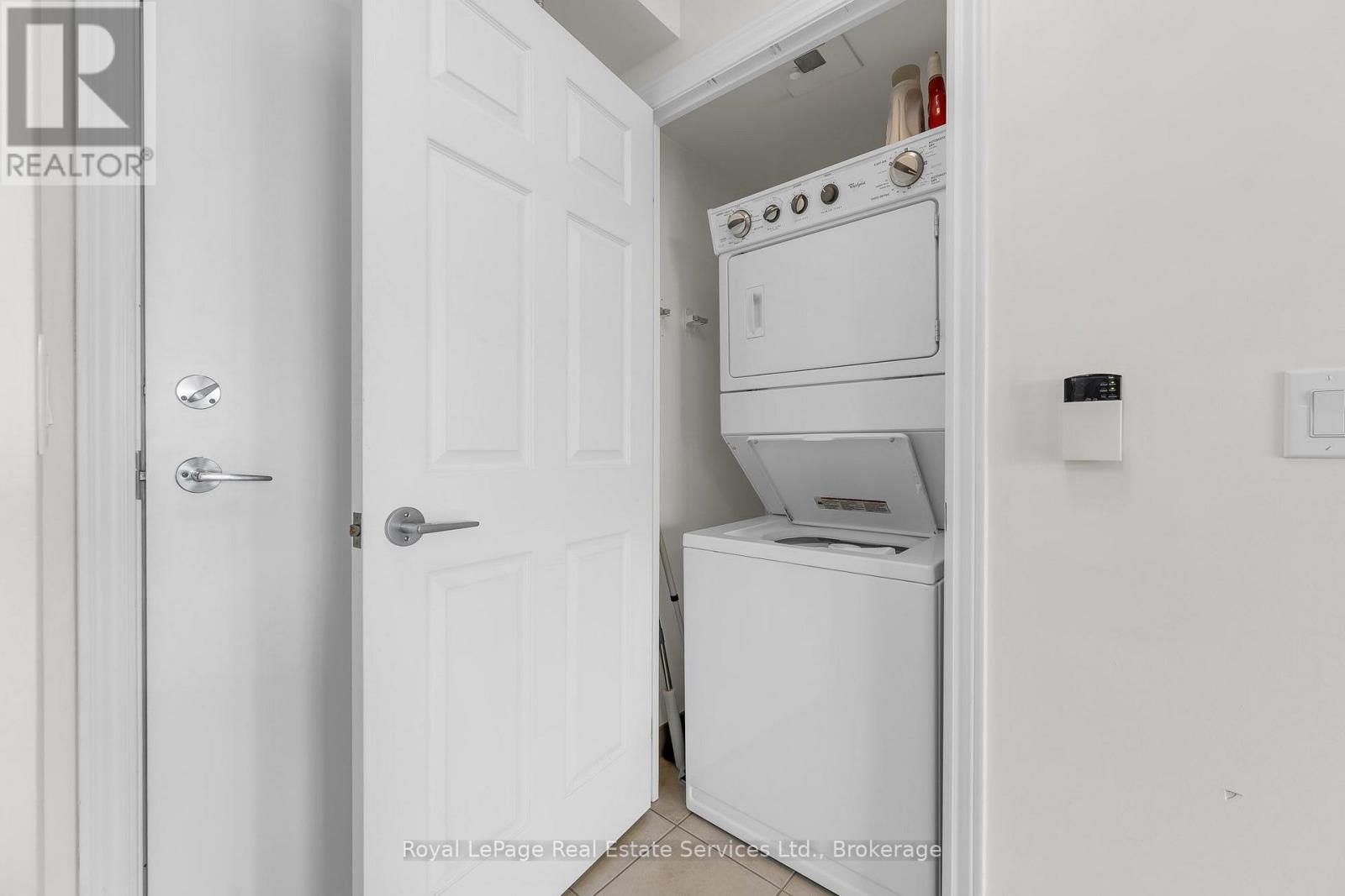 #806 2379 CENTRAL PARK DRIVE - 20