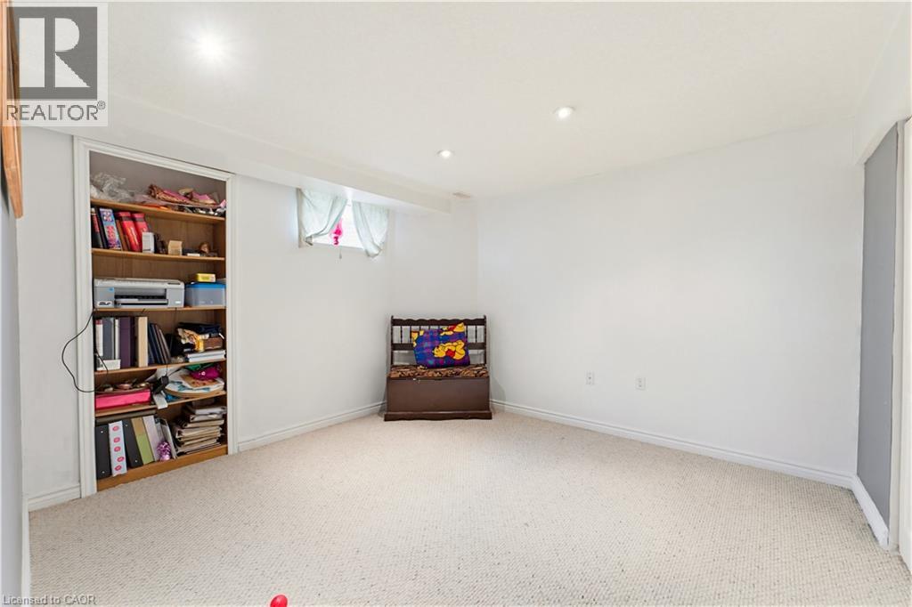 805 MUNICH Circle - Image 32