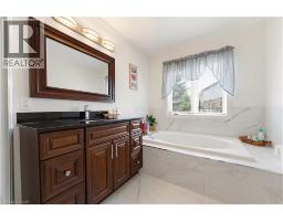 805 Munich Circle, Waterloo, ON N2V2N5 Photo 24