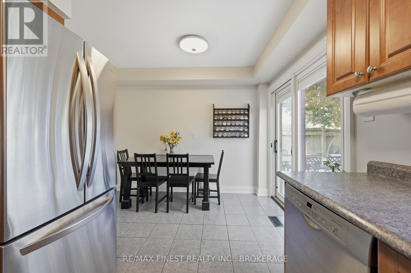 28 MELBORNE COURT - 13