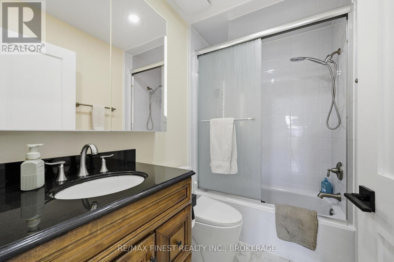 28 MELBORNE COURT - 23