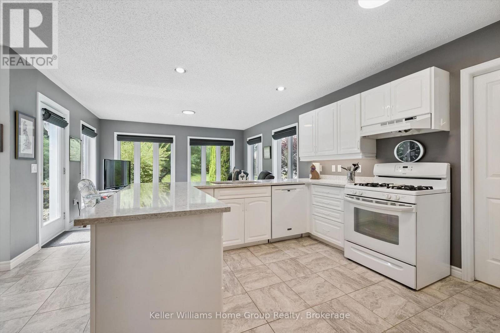 90 WHITE BARK WAY - Image 10