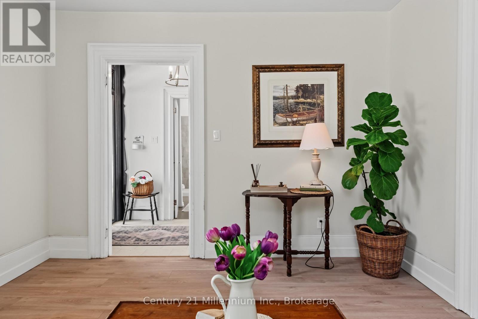 549 LOUISA STREET - 12