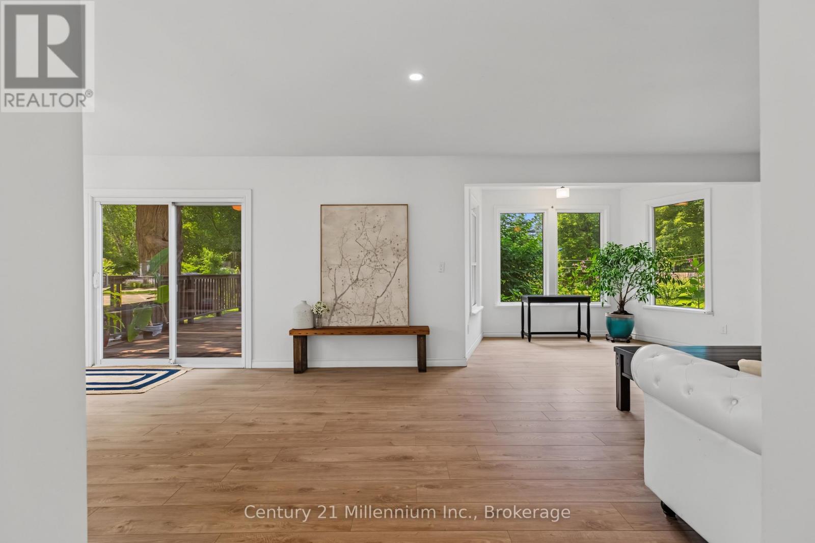 549 LOUISA STREET - 21