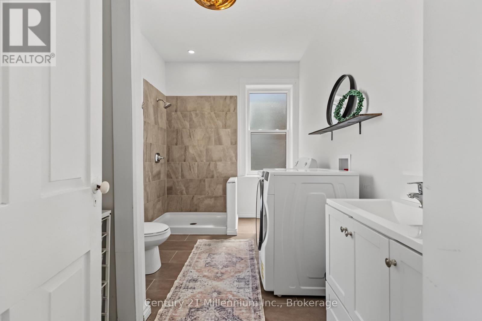 549 LOUISA STREET - Image 26