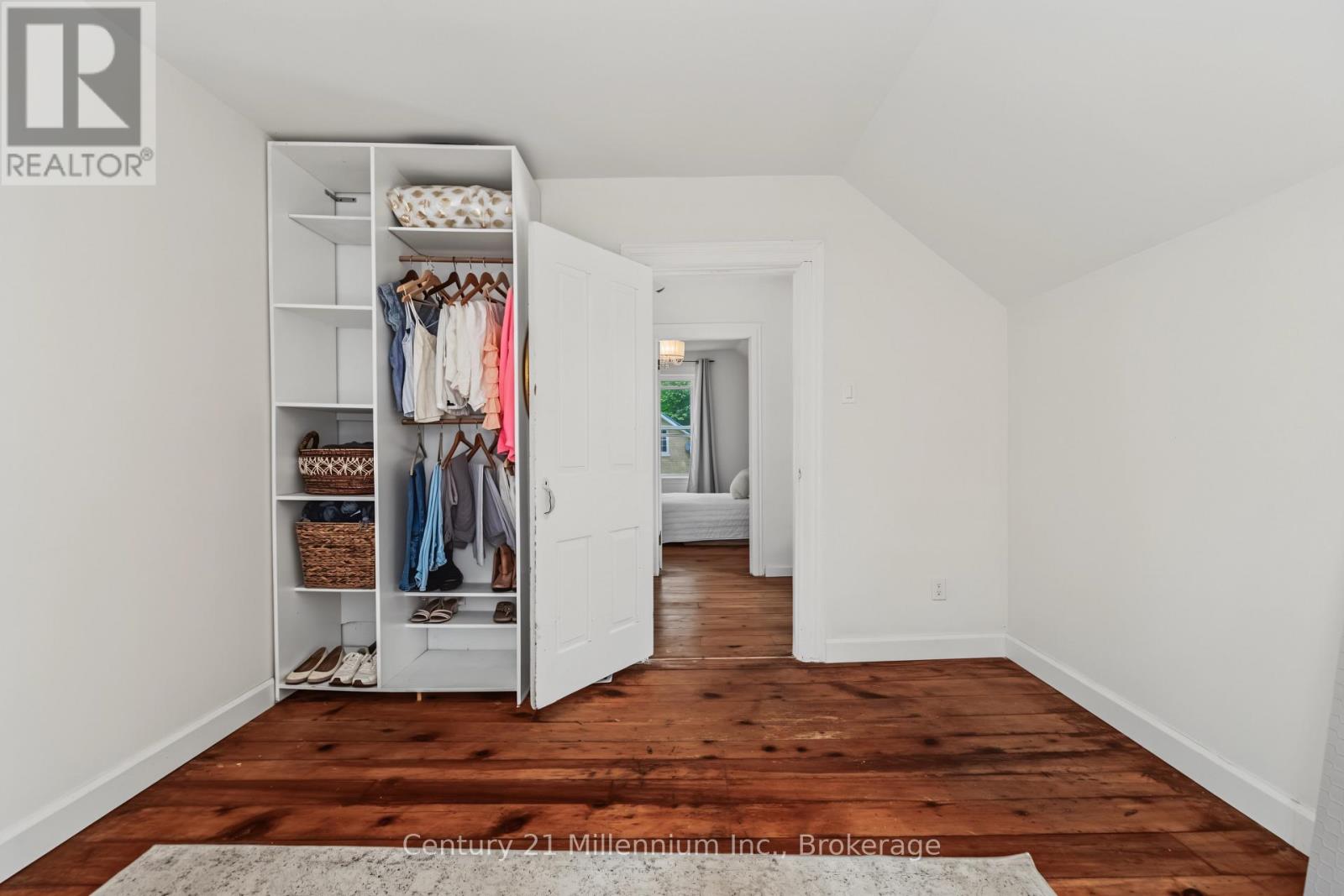 549 LOUISA STREET - 34