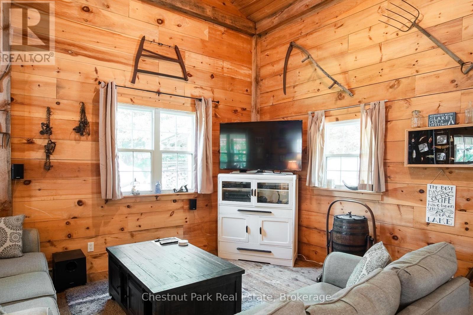 102 SHERWOOD ACRES DRIVE - 12