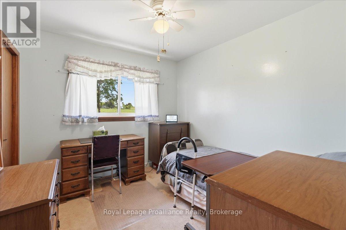 906 N BIG ISLAND ROAD - Image 18