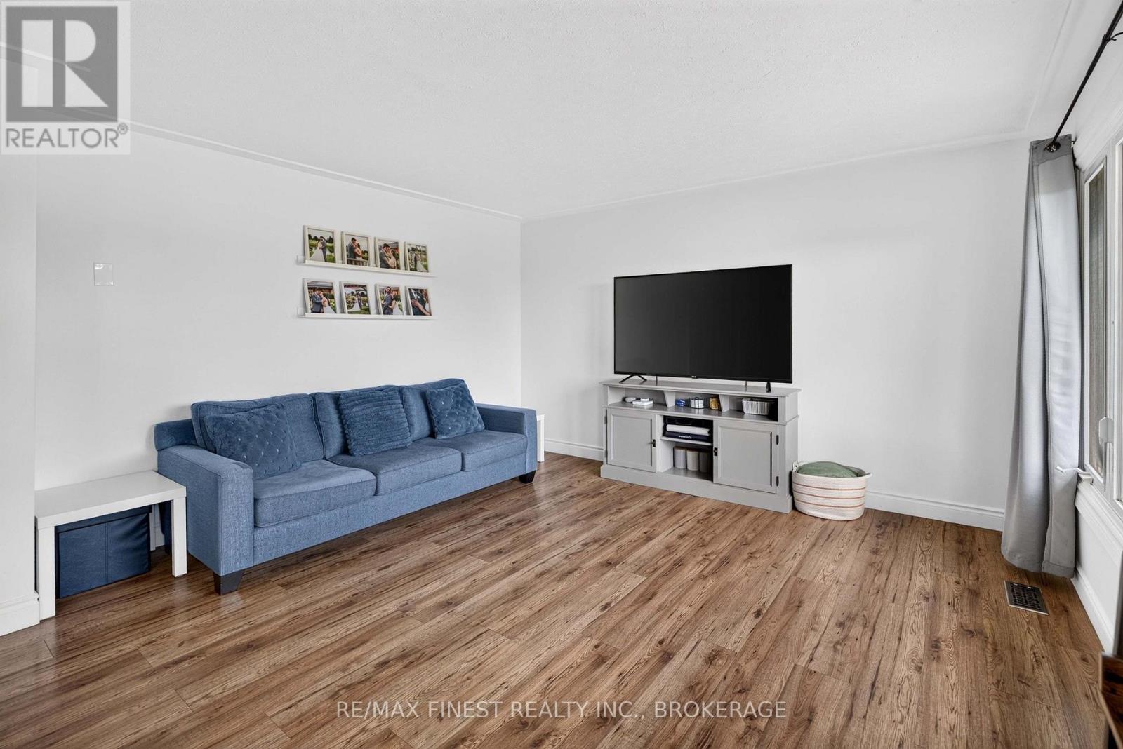 183 WESTBURY AVENUE - 16