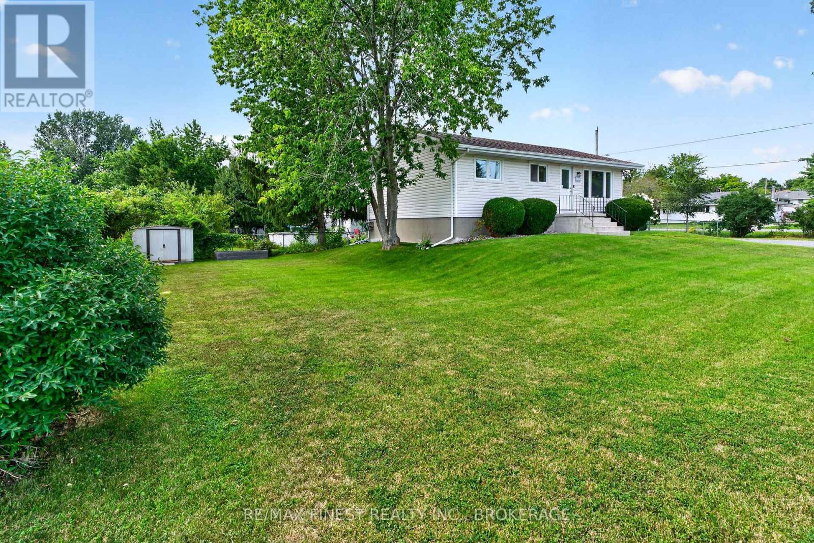 183 WESTBURY AVENUE - 34