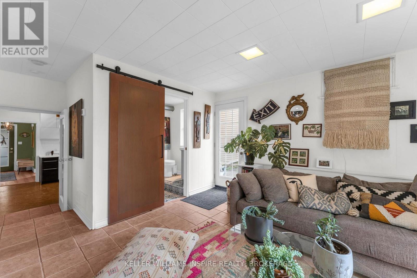 122 STEPHEN STREET - Image 23