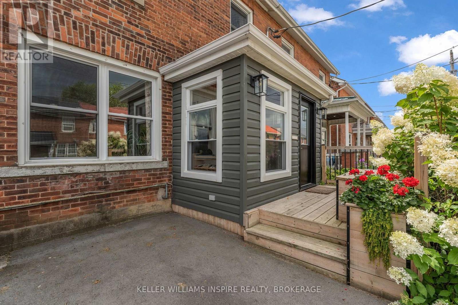 122 STEPHEN STREET - Image 4