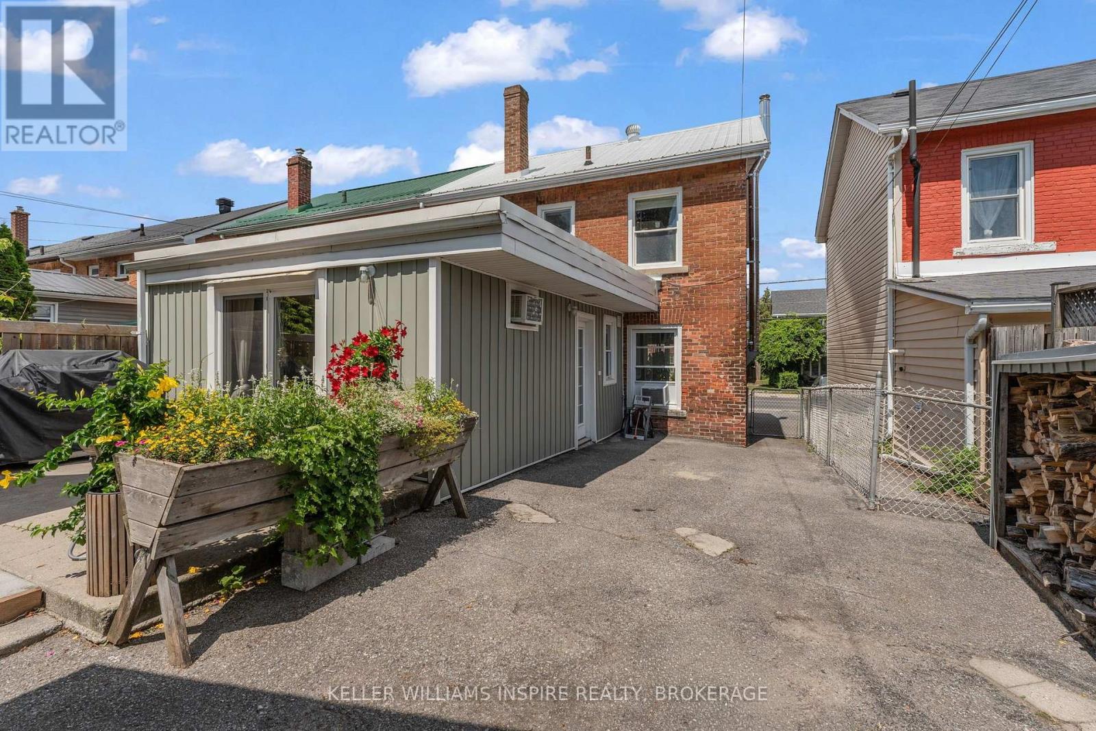 122 STEPHEN STREET - Image 40