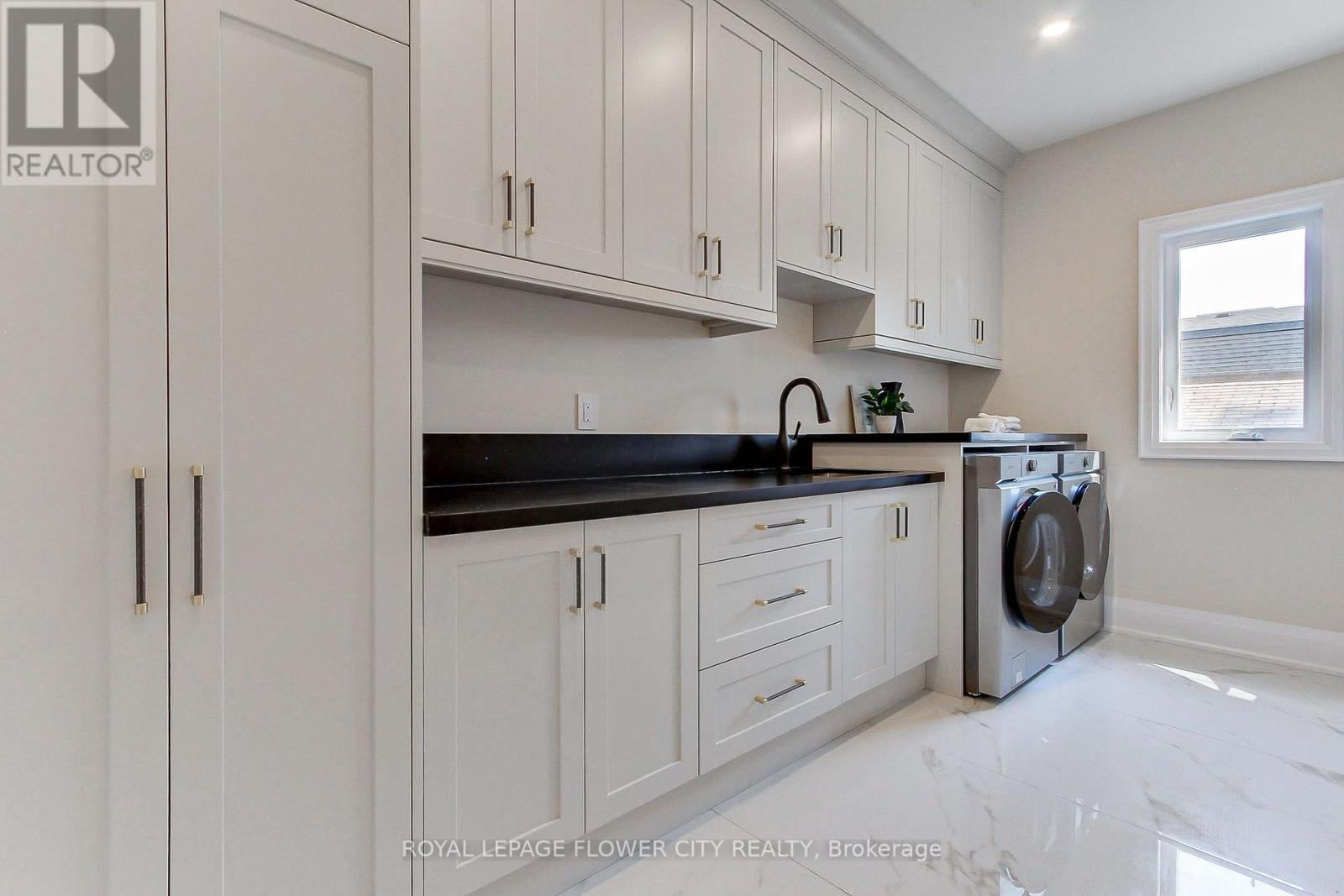 140 HILLMOUNT AVENUE - Image 32