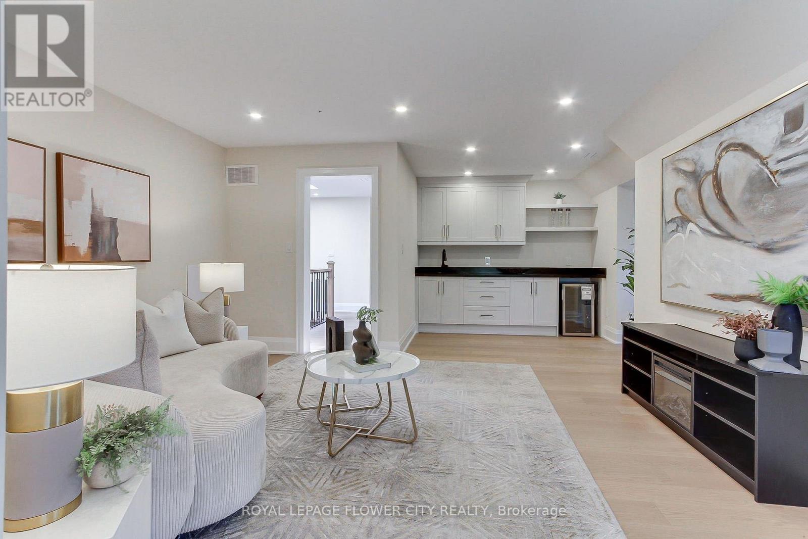 140 HILLMOUNT AVENUE - Image 35