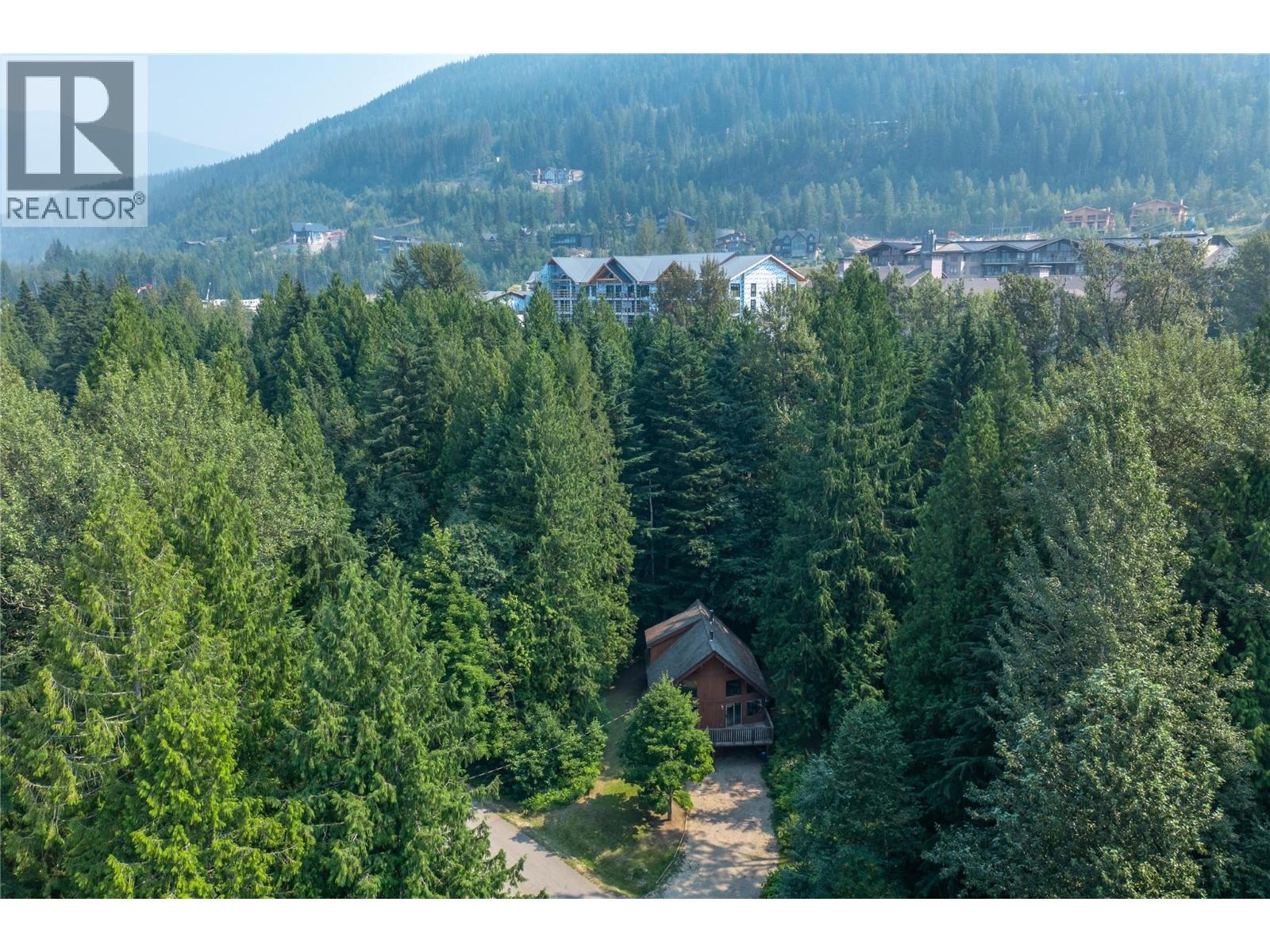 3014 Mcinnes Road, Revelstoke