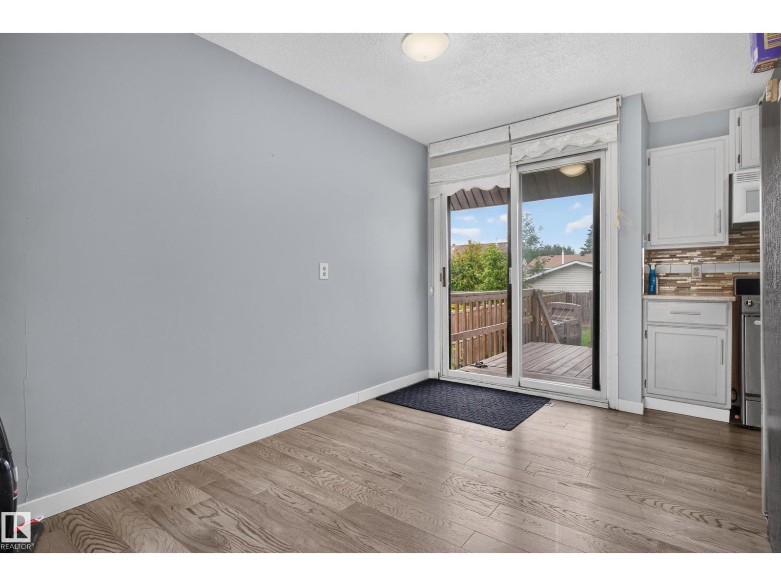 4628 37 Avenue NW - Photo 13