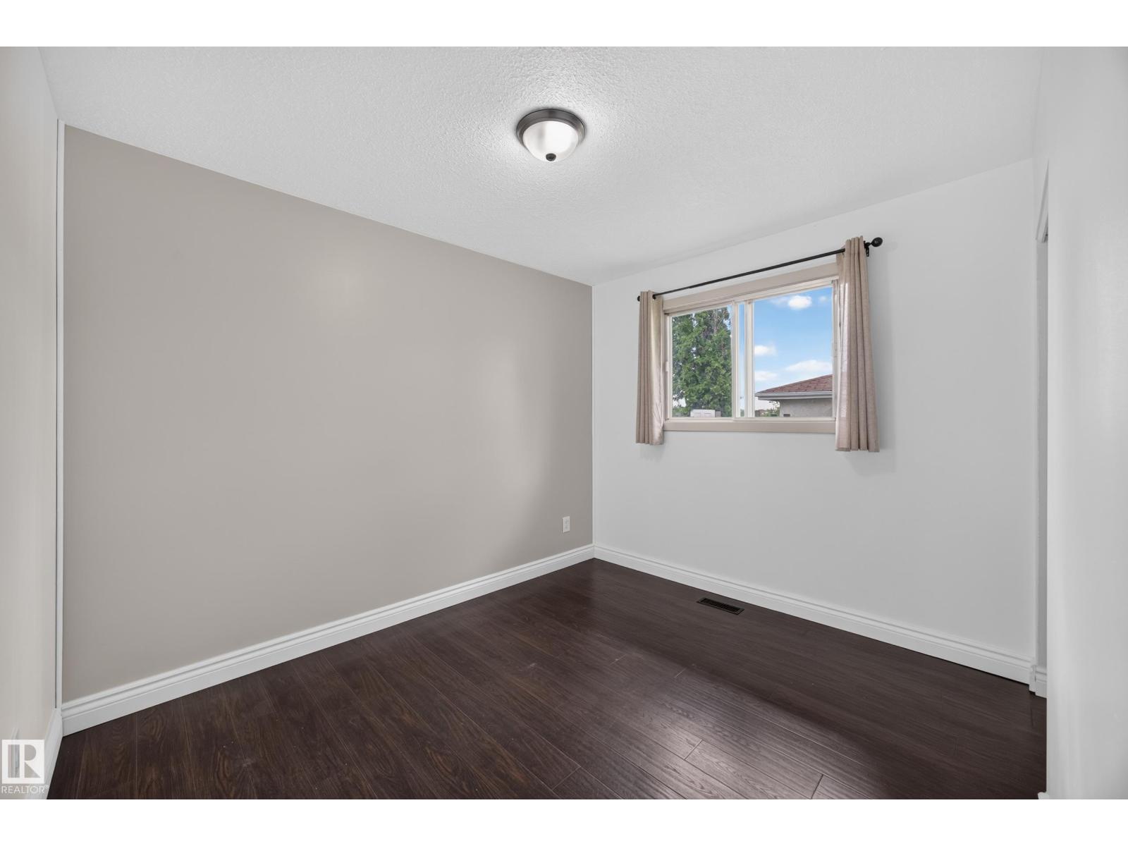 39 APACHE Crescent - Photo 24