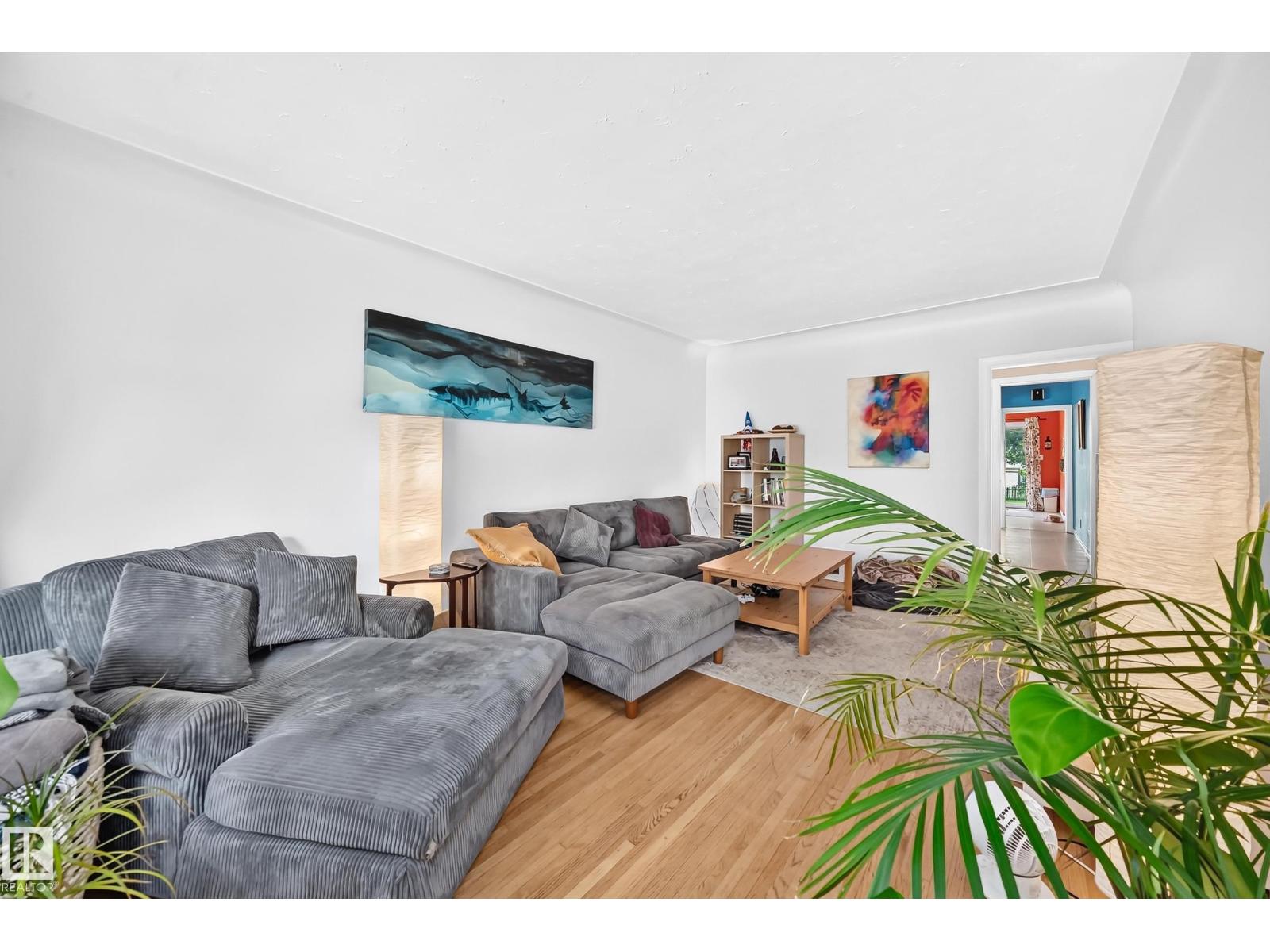 12405 126 Street NW - Photo 10