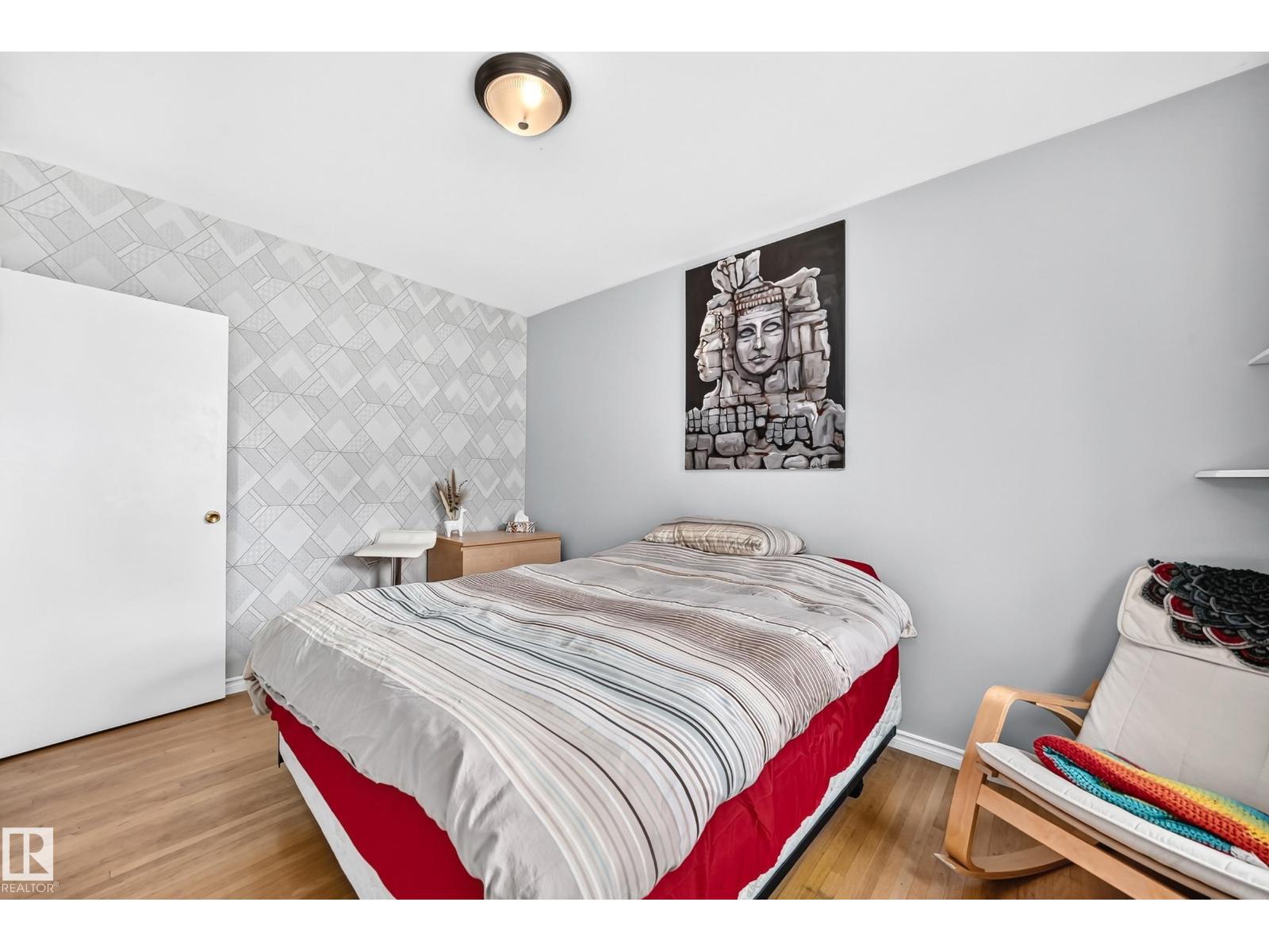 12405 126 Street NW - Photo 13