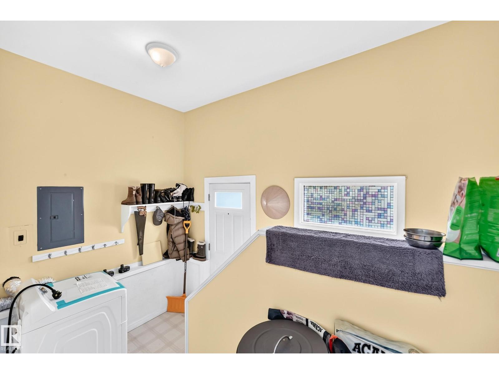 12405 126 Street NW - Photo 17