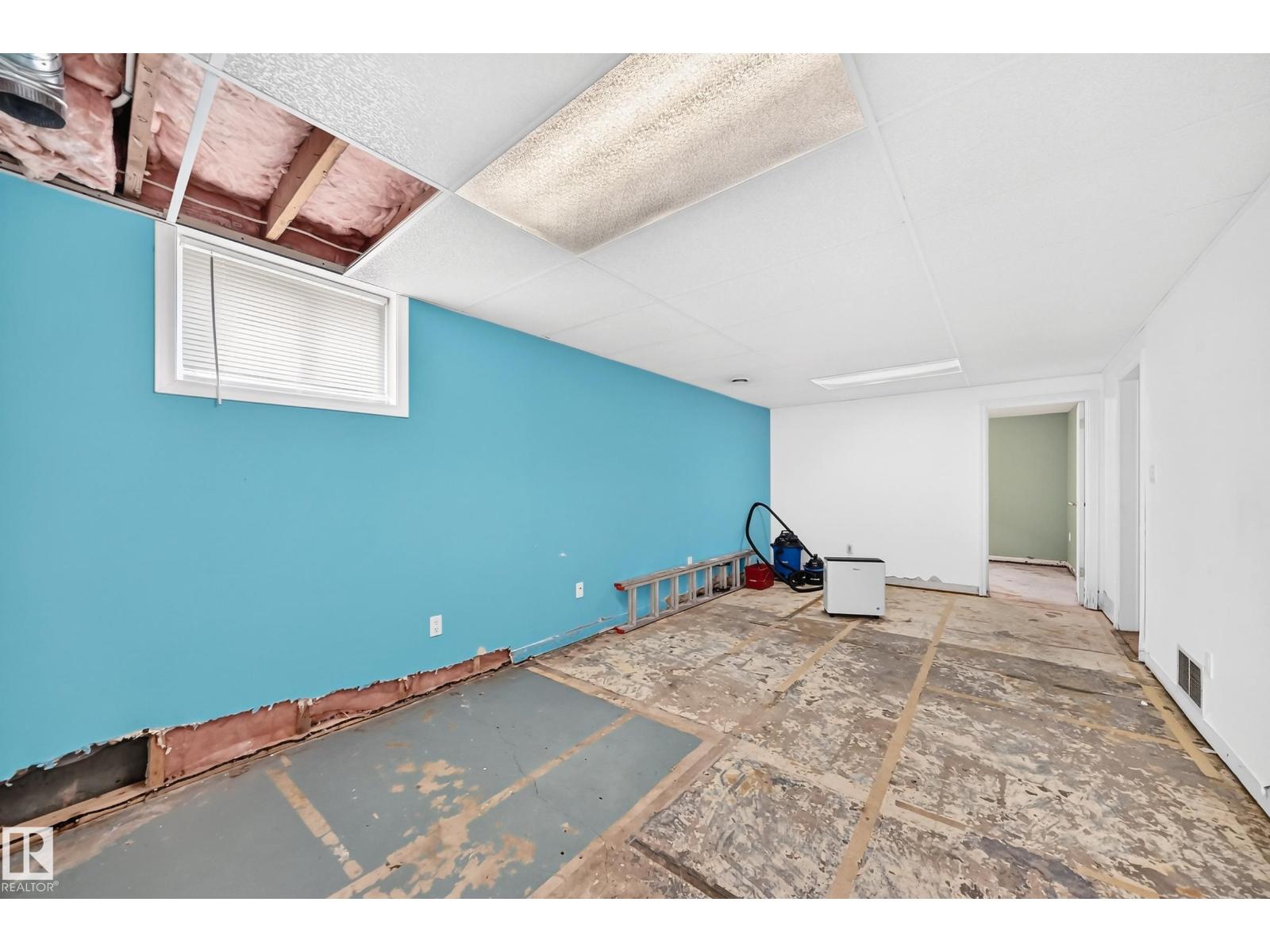 12405 126 Street NW - Photo 18