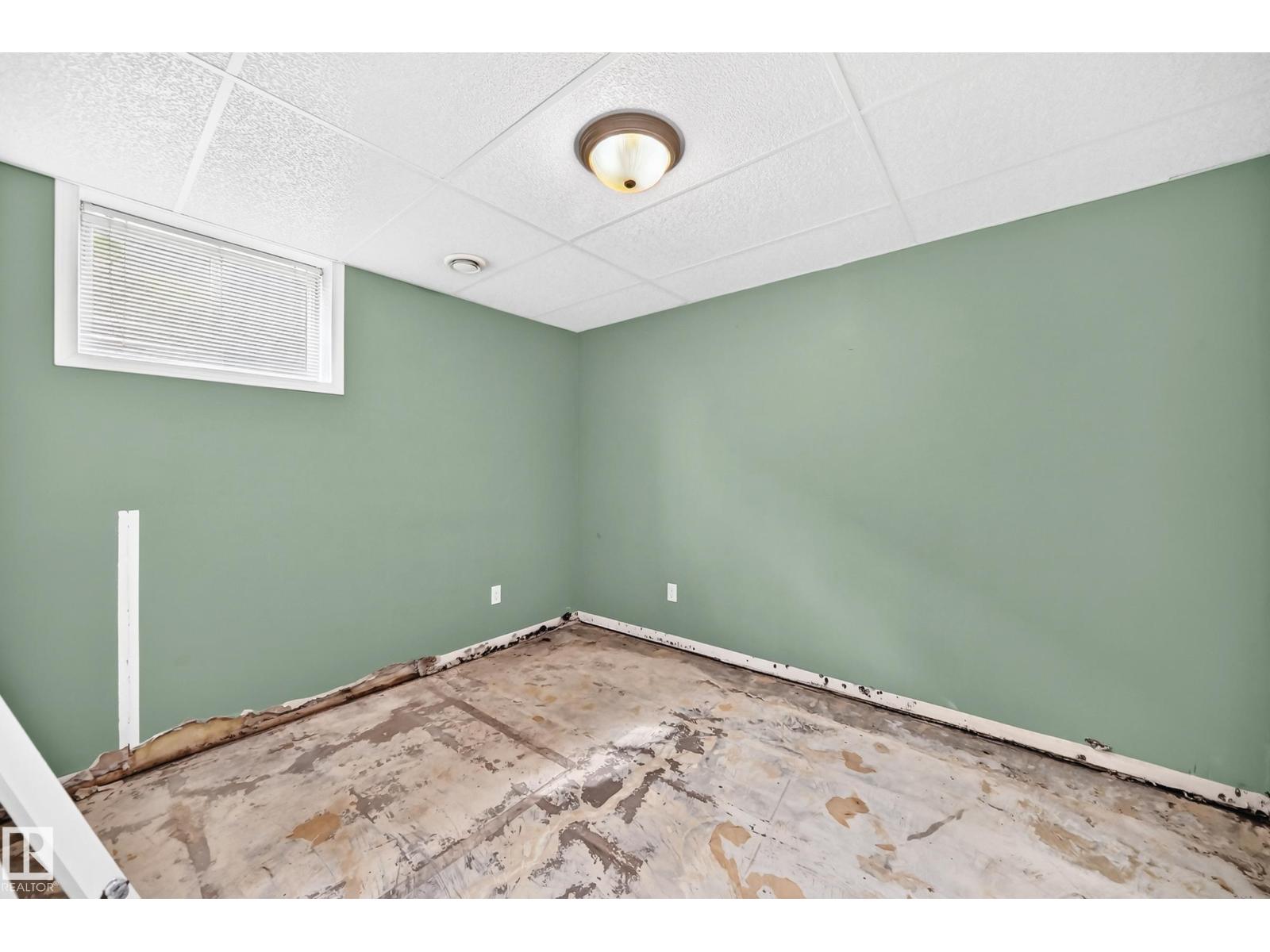 12405 126 Street NW - Photo 20