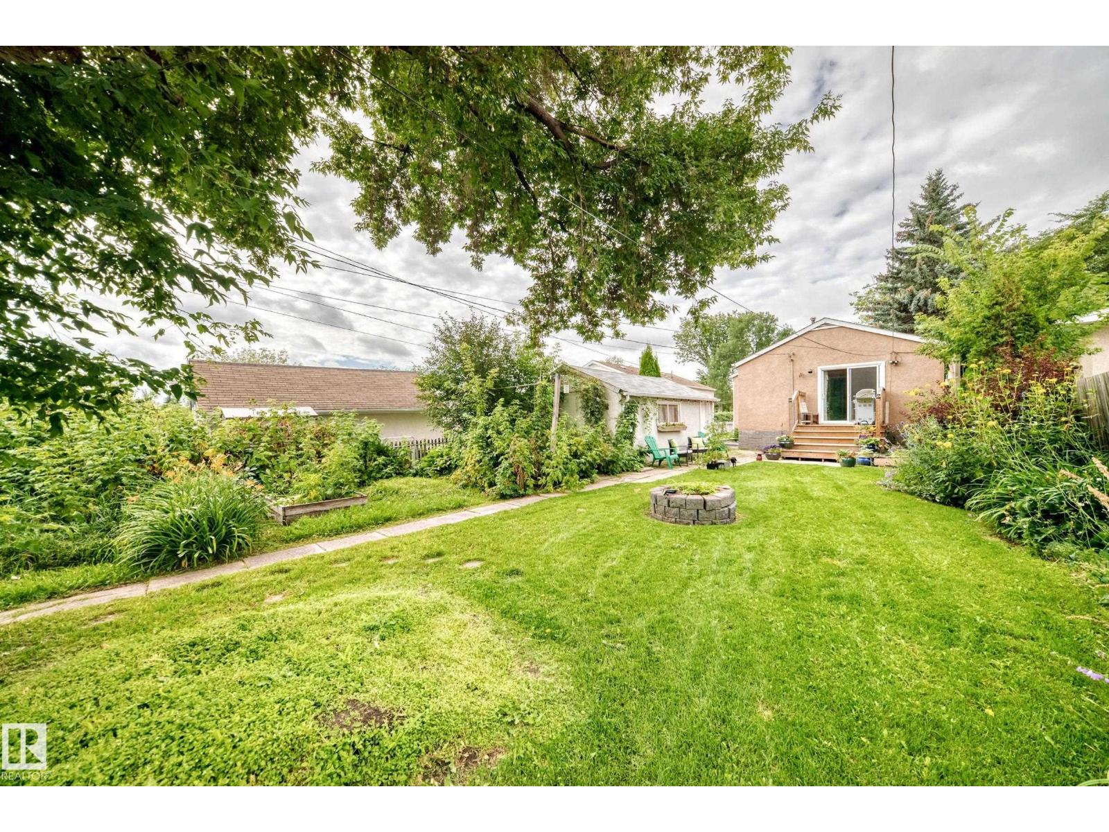 12405 126 Street NW - Photo 27