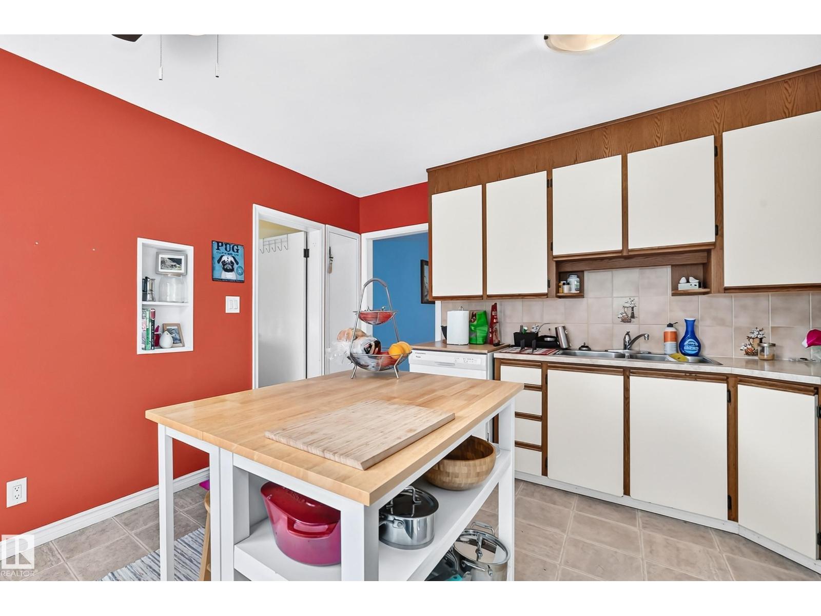 12405 126 Street NW - Photo 5