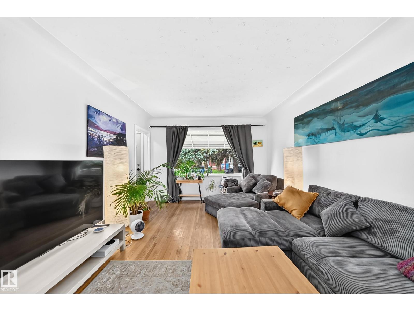 12405 126 ST NW - 9