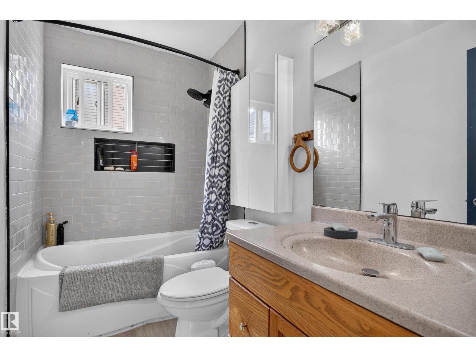 4628 37 Avenue NW - Photo 20