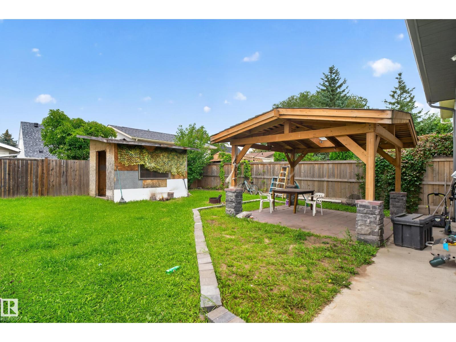 4628 37 Avenue NW - Photo 30