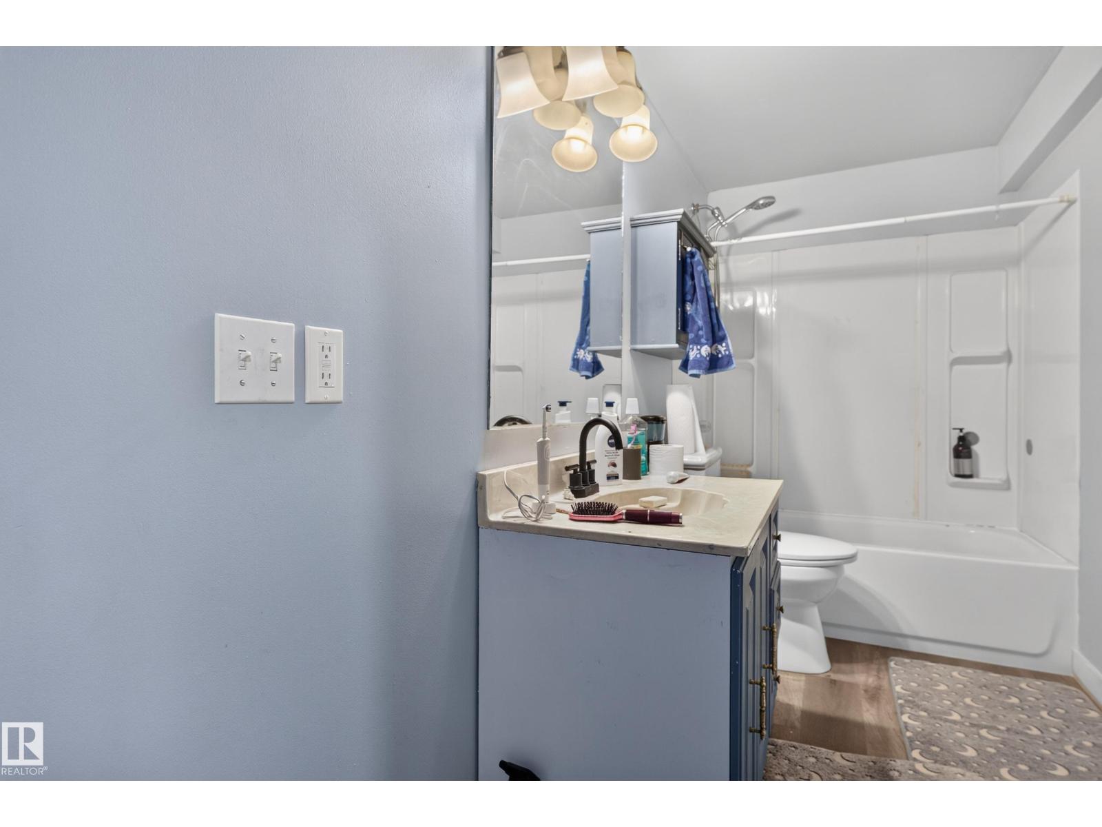 4628 37 Avenue NW - Photo 45