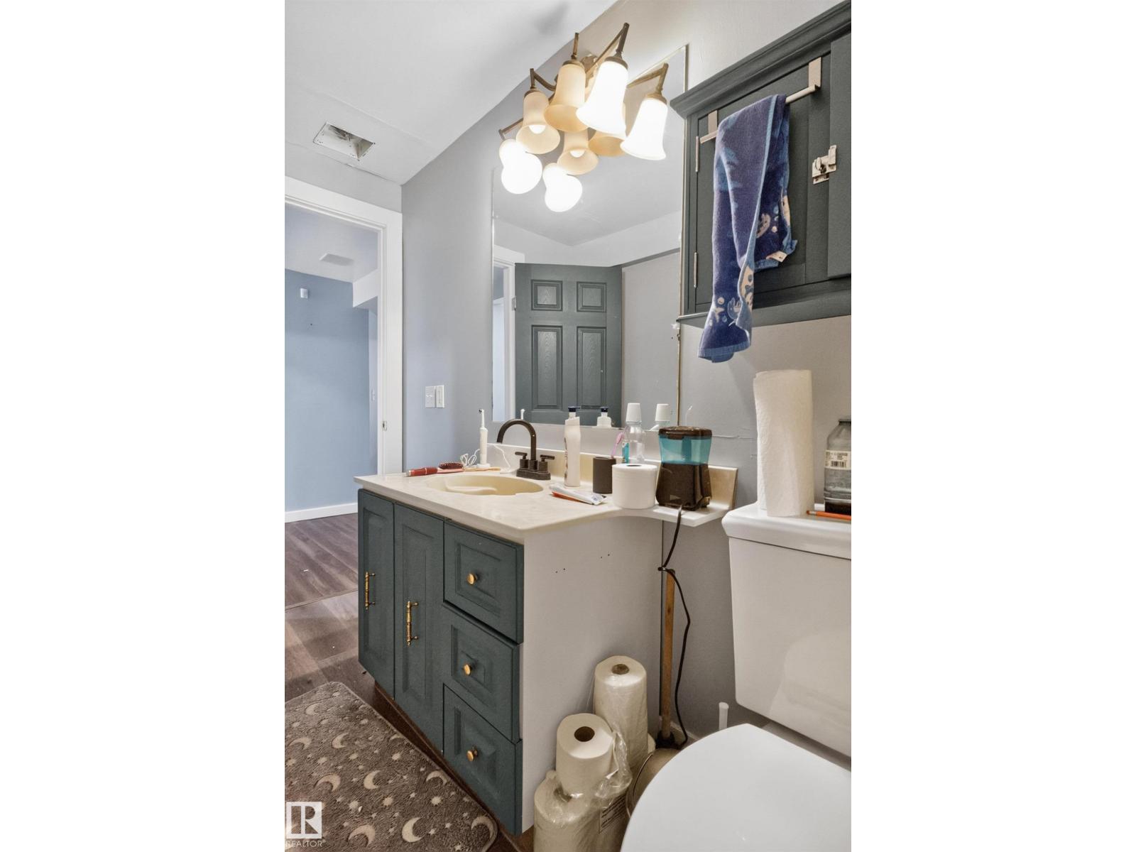 4628 37 Avenue NW - Photo 44