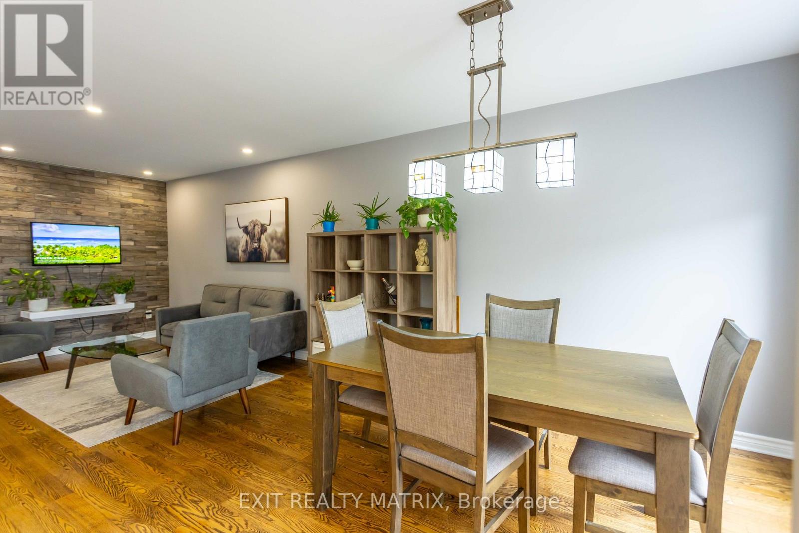 3 Bed, 3 Bath House for Sale in Ottawa – 195 TAPLEY PLACE, Ottawa – MLS# X13675644 - Image 11