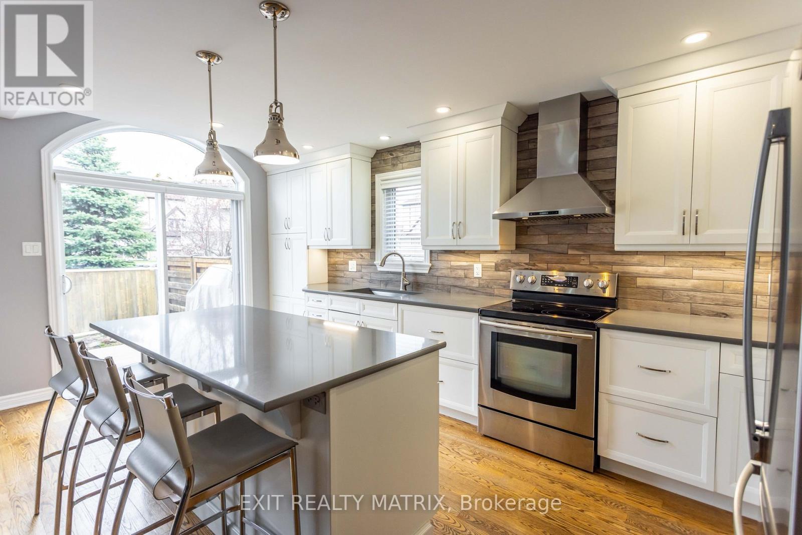 3 Bed, 3 Bath House for Sale in Ottawa – 195 TAPLEY PLACE, Ottawa – MLS# X13675644 - Image 13