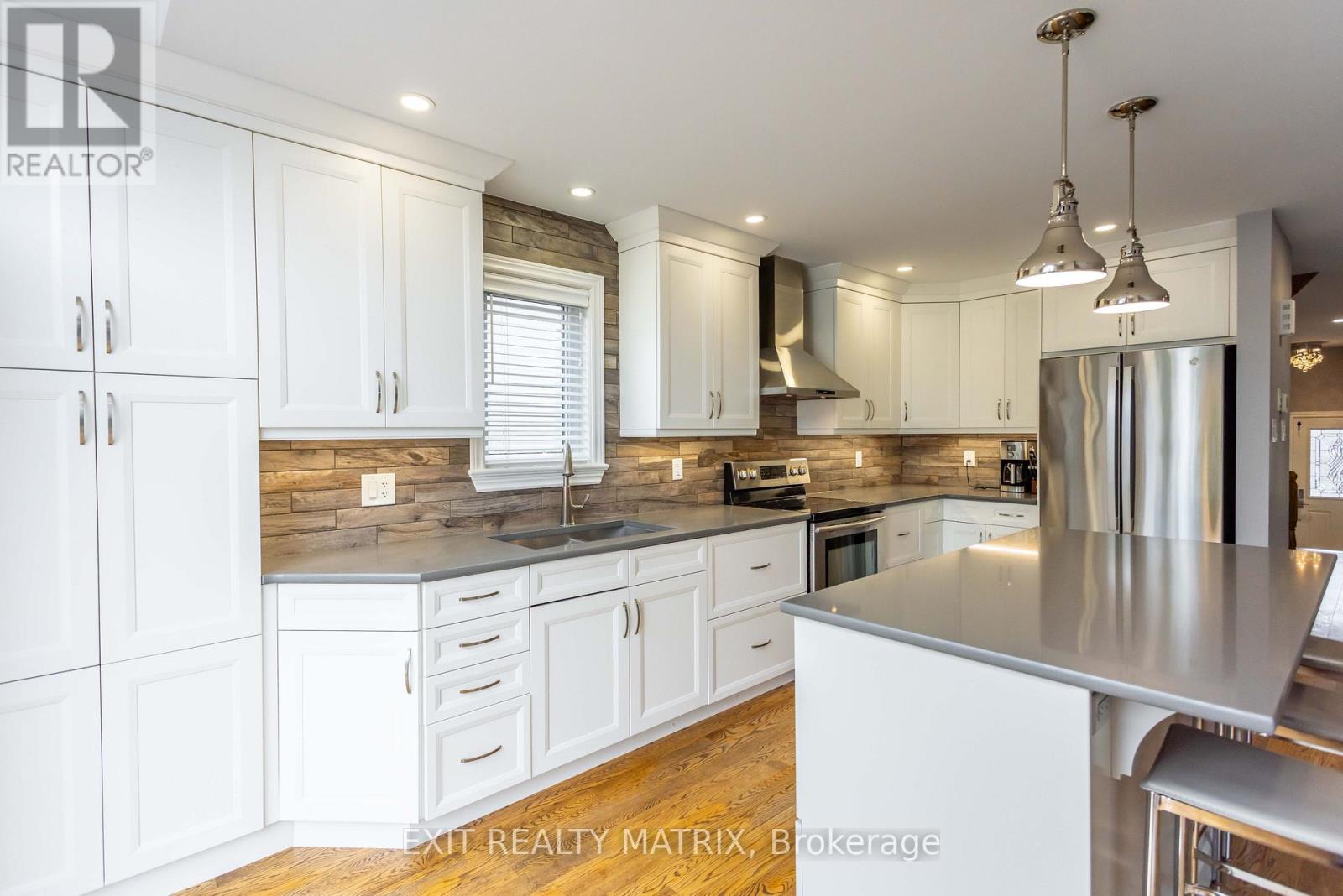 3 Bed, 3 Bath House for Sale in Ottawa – 195 TAPLEY PLACE, Ottawa – MLS# X13675644 - Image 15