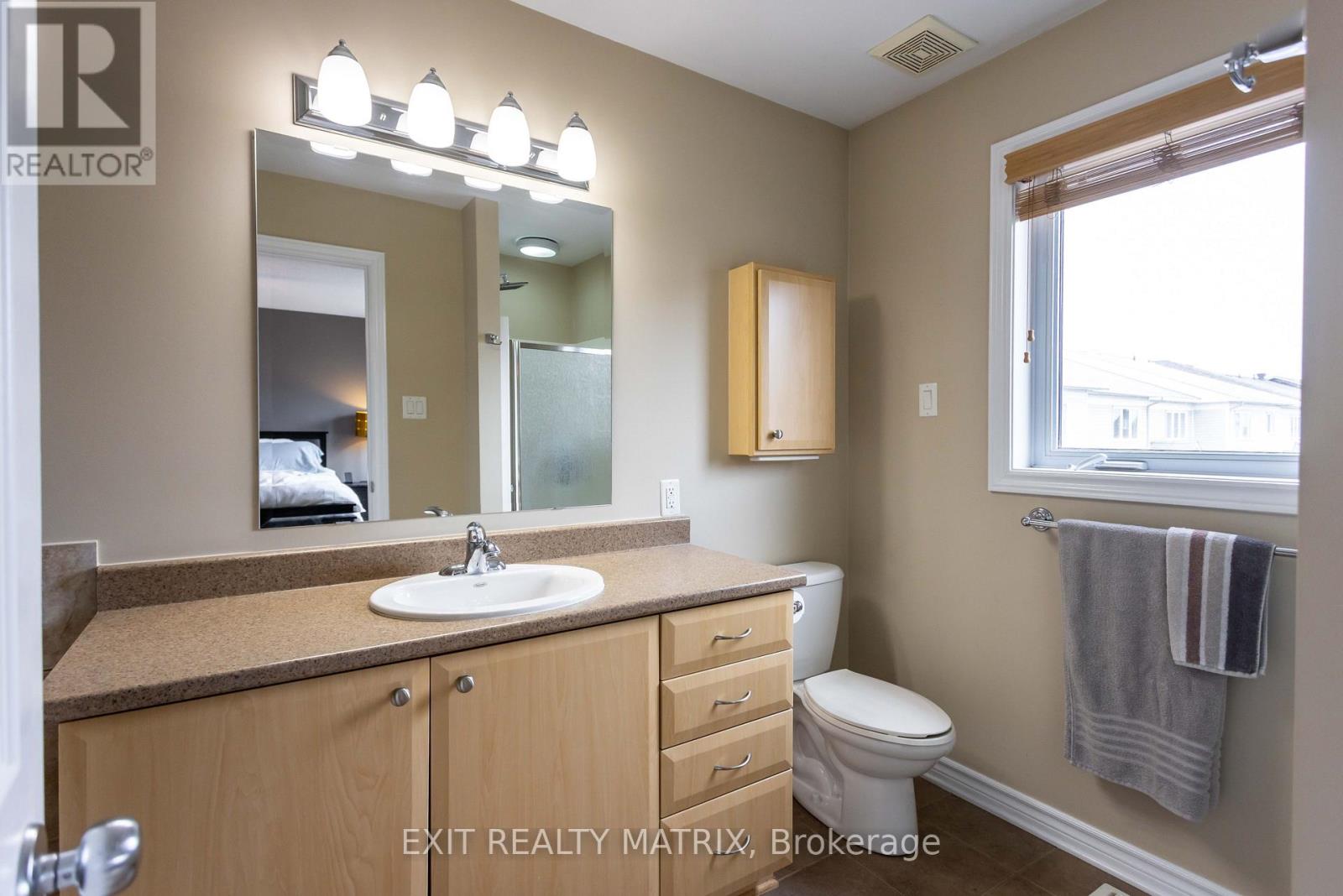 3 Bed, 3 Bath House for Sale in Ottawa – 195 TAPLEY PLACE, Ottawa – MLS# X13675644 - Image 25