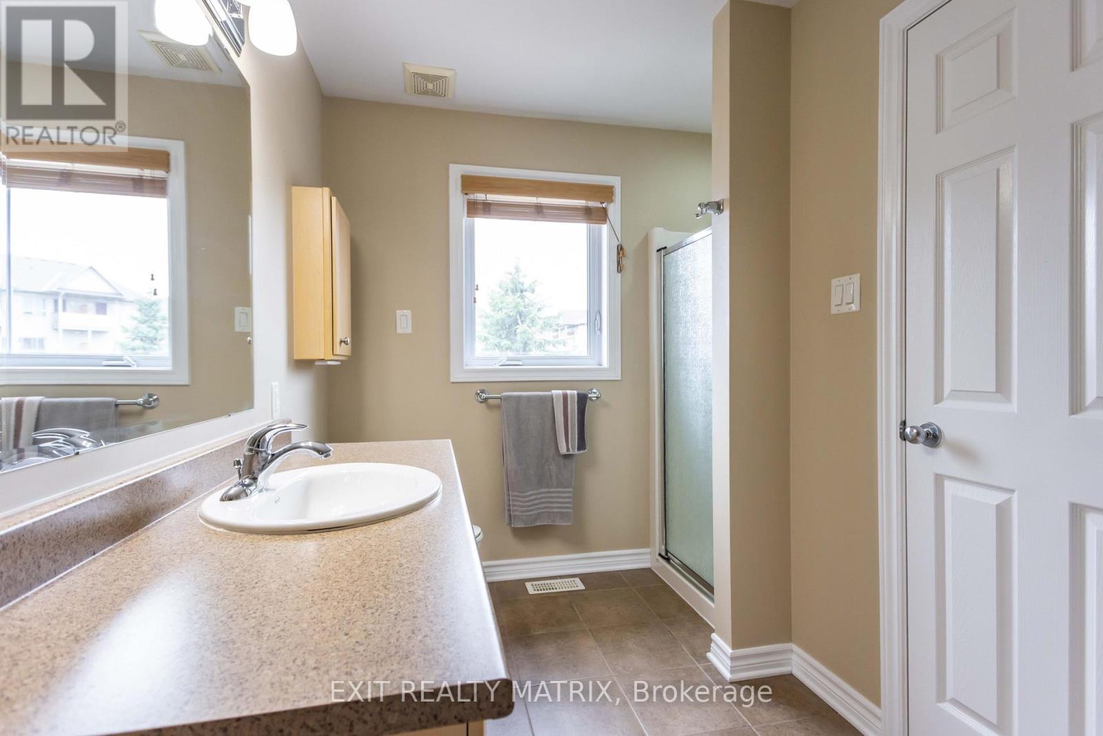 3 Bed, 3 Bath House for Sale in Ottawa – 195 TAPLEY PLACE, Ottawa – MLS# X13675644 - Image 27