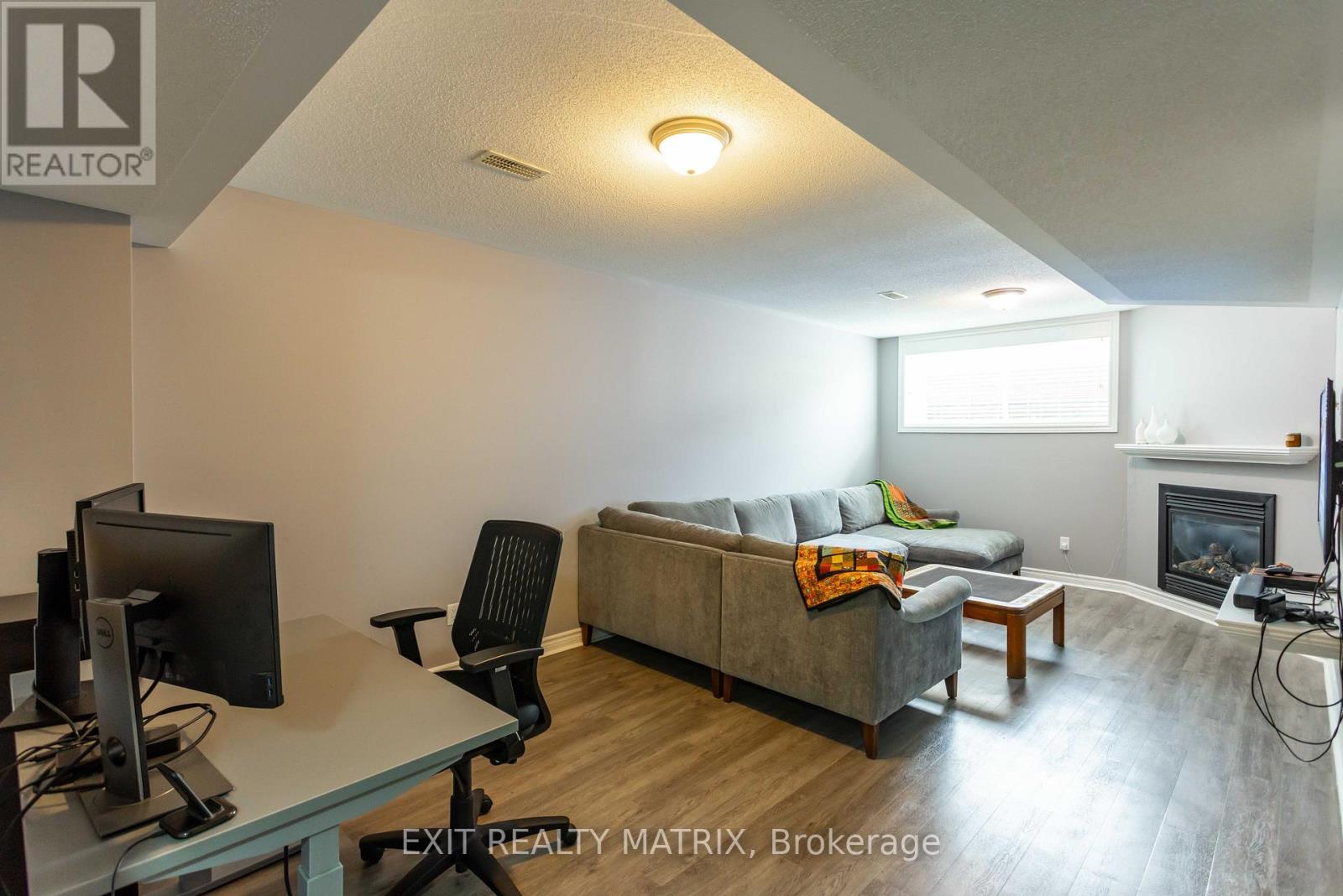 3 Bed, 3 Bath House for Sale in Ottawa – 195 TAPLEY PLACE, Ottawa – MLS# X13675644 - Image 35