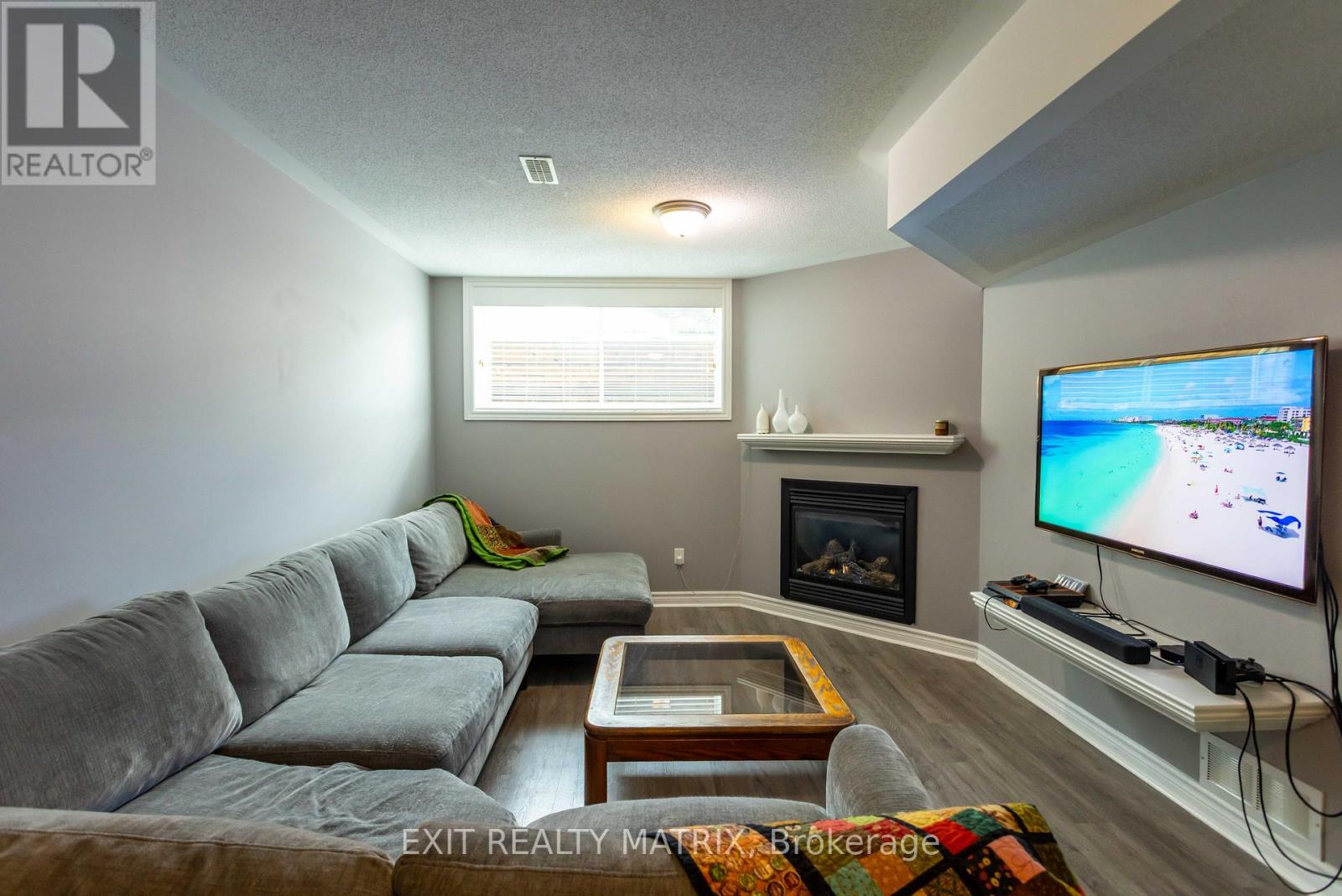 3 Bed, 3 Bath House for Sale in Ottawa – 195 TAPLEY PLACE, Ottawa – MLS# X13675644 - Image 36