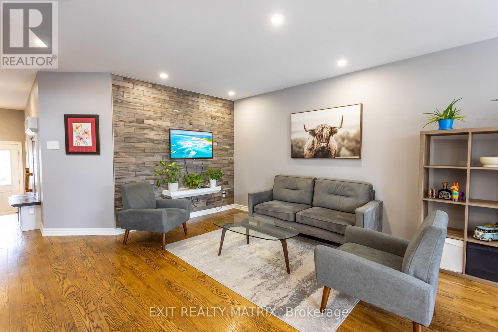 3 Bed, 3 Bath House for Sale in Ottawa – 195 TAPLEY PLACE, Ottawa – MLS# X13675644 - Image 7