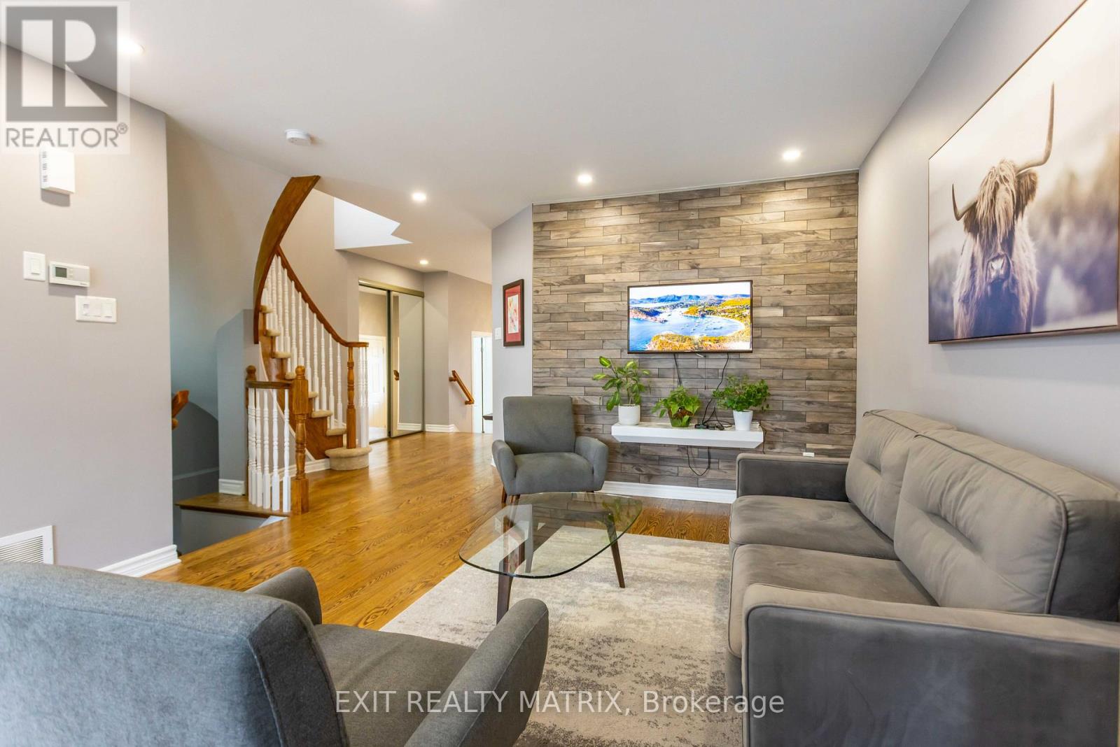 3 Bed, 3 Bath House for Sale in Ottawa – 195 TAPLEY PLACE, Ottawa – MLS# X13675644 - Image 8