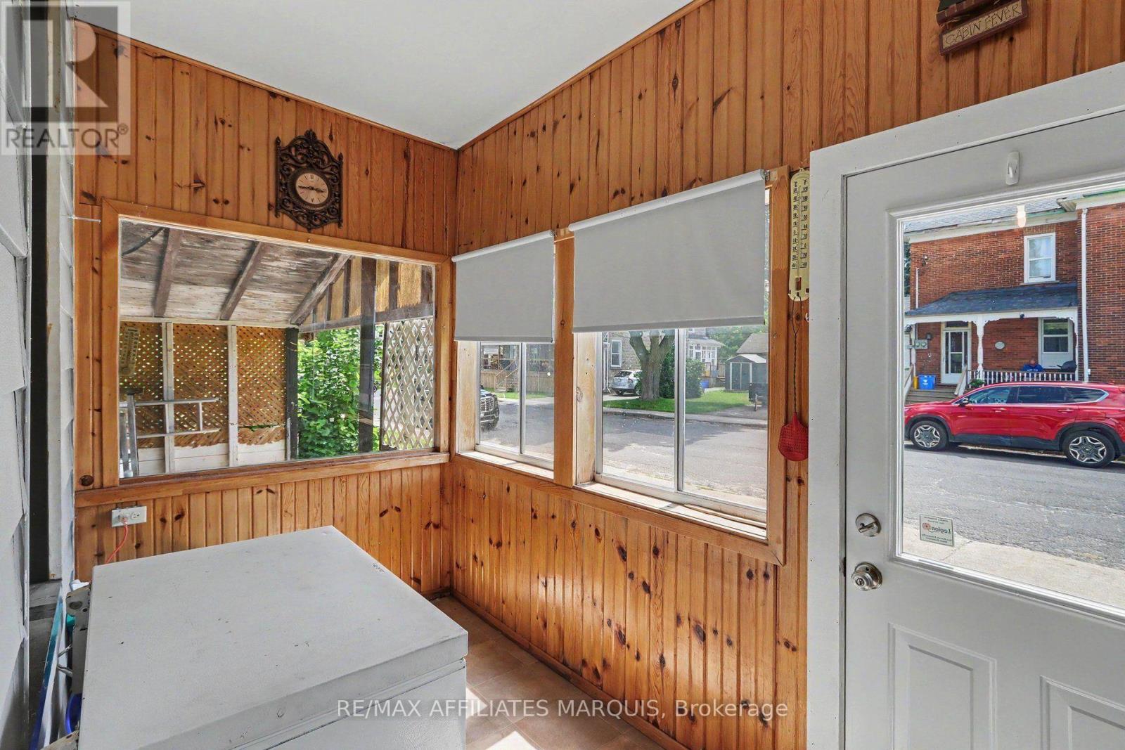 77 RUSSELL STREET E - Image 16