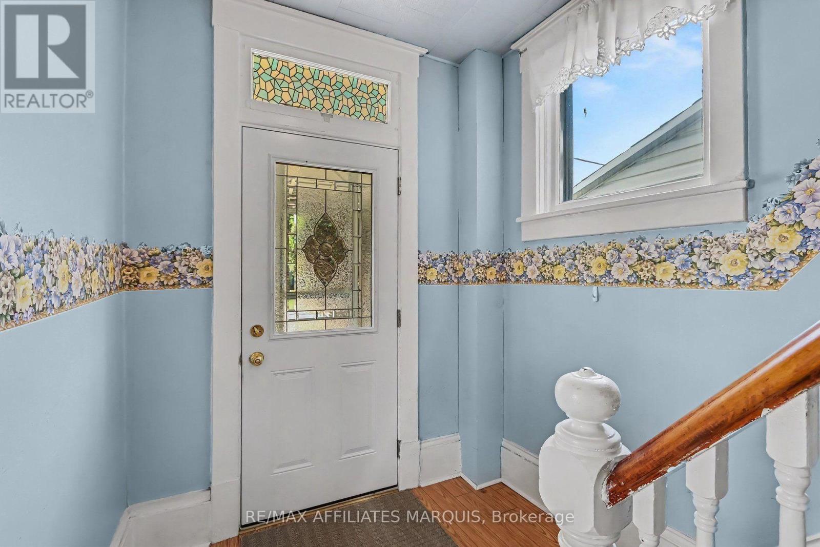 77 RUSSELL STREET E - Image 3