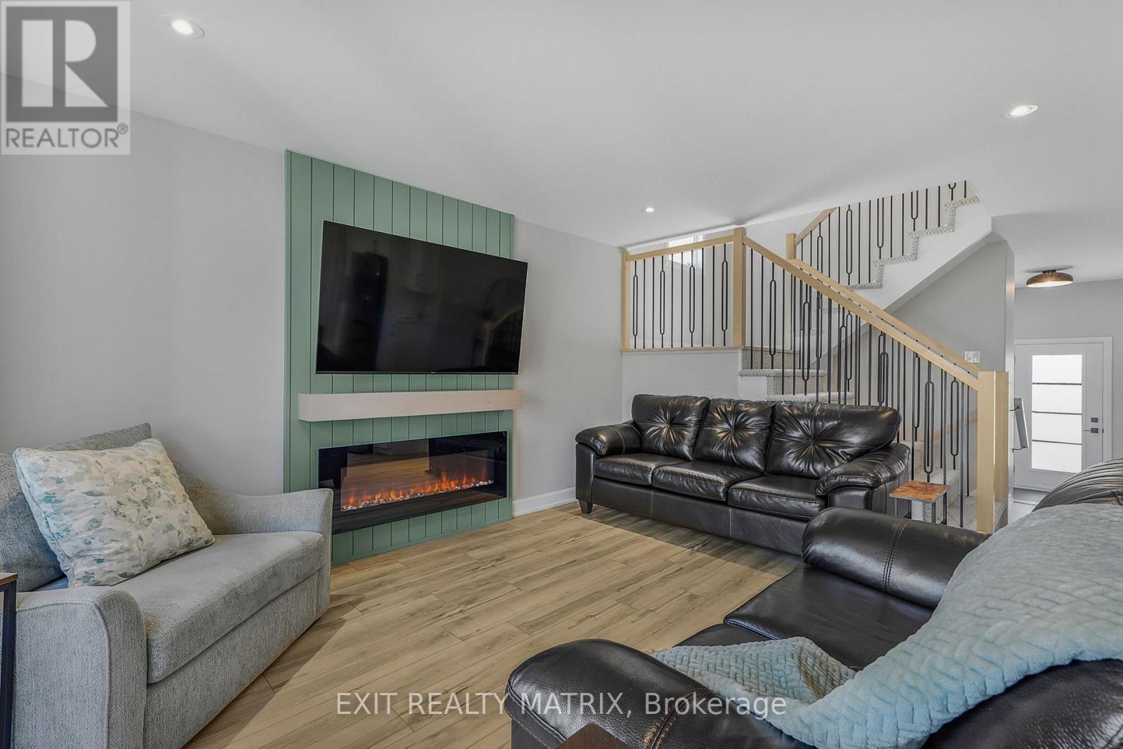 5 Bed, 4 Bath House for Sale in Russell – 1202 MONTBLANC CRESCENT, Russell – MLS# X13675820 - Image 10