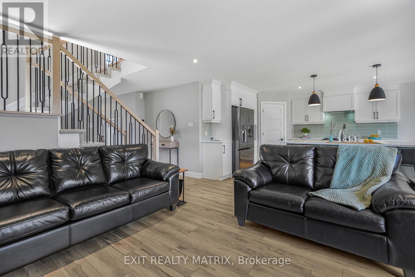 5 Bed, 4 Bath House for Sale in Russell – 1202 MONTBLANC CRESCENT, Russell – MLS# X13675820 - Image 13